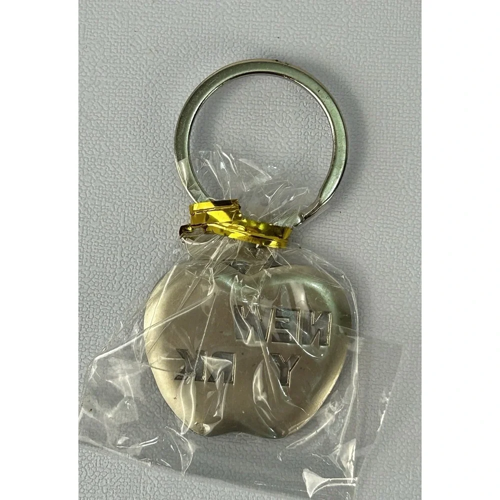 Vintage New York Souvenir Keychains Lot 3 Apple Heart Skyline Statue Liberty